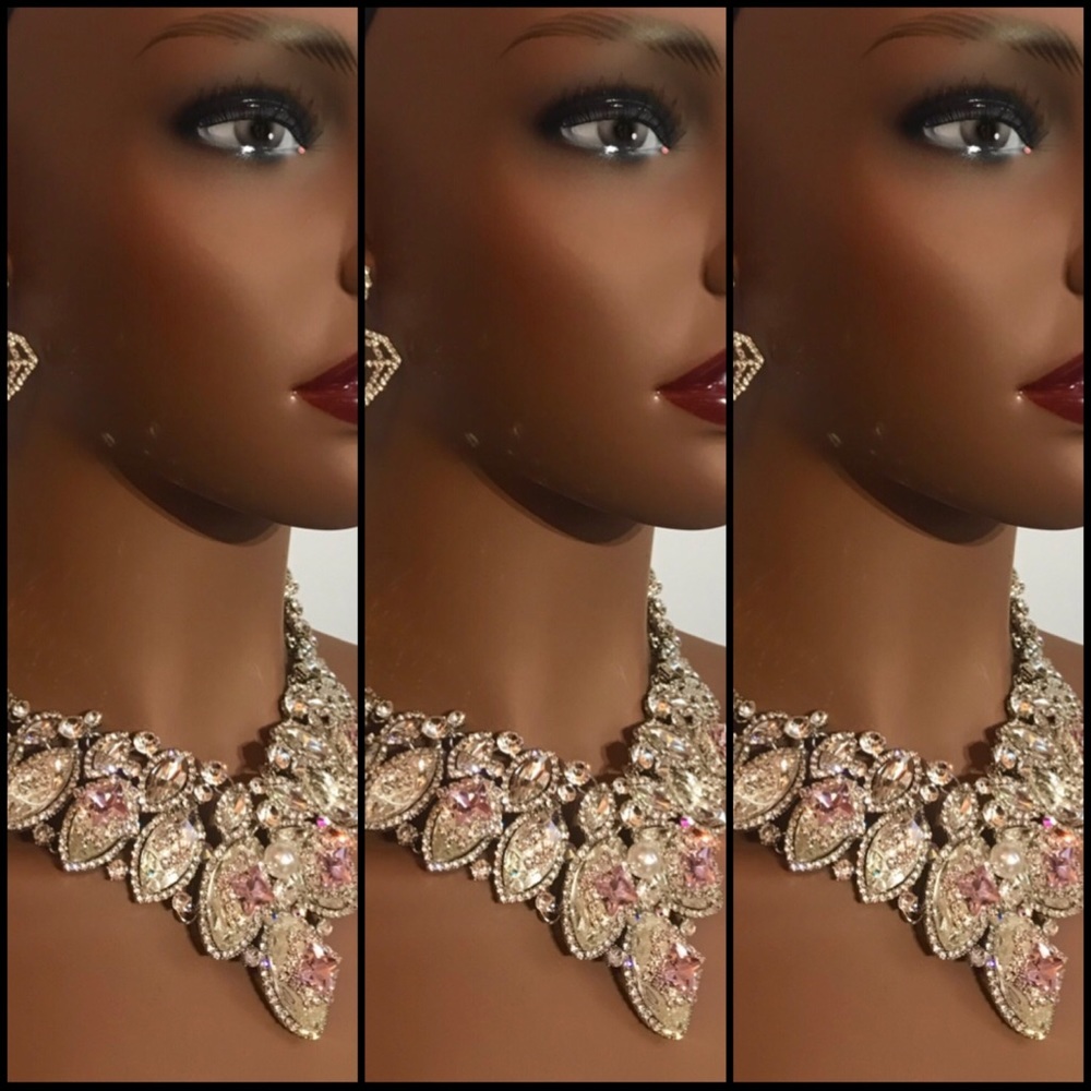 Crystal and pink colors Necklace! One left!